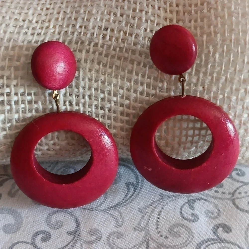 Vintage Red Dangle Circle Earrings